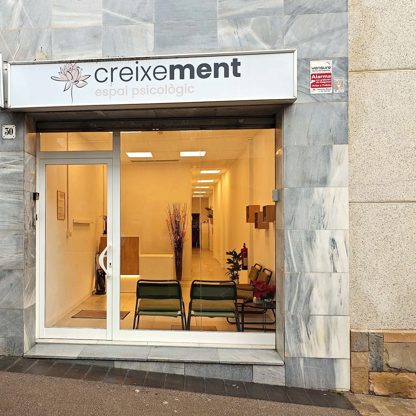 Façana de Creixement Espai Psicològic al C/ Major 30